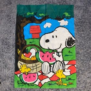Snoopy peanuts flag